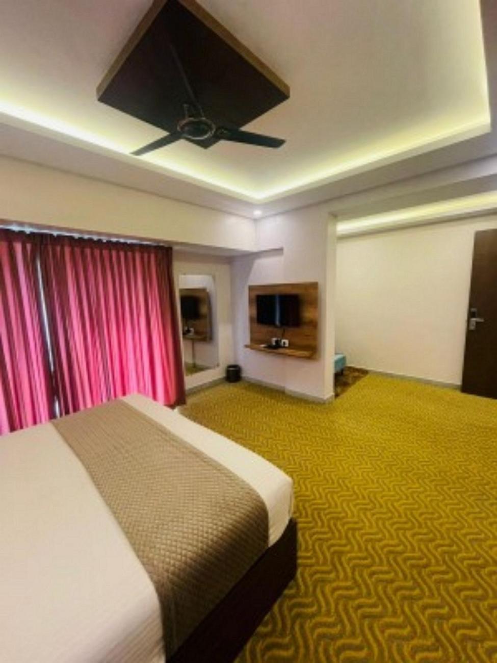 Vovo Hotels Yelahanka 外观 照片