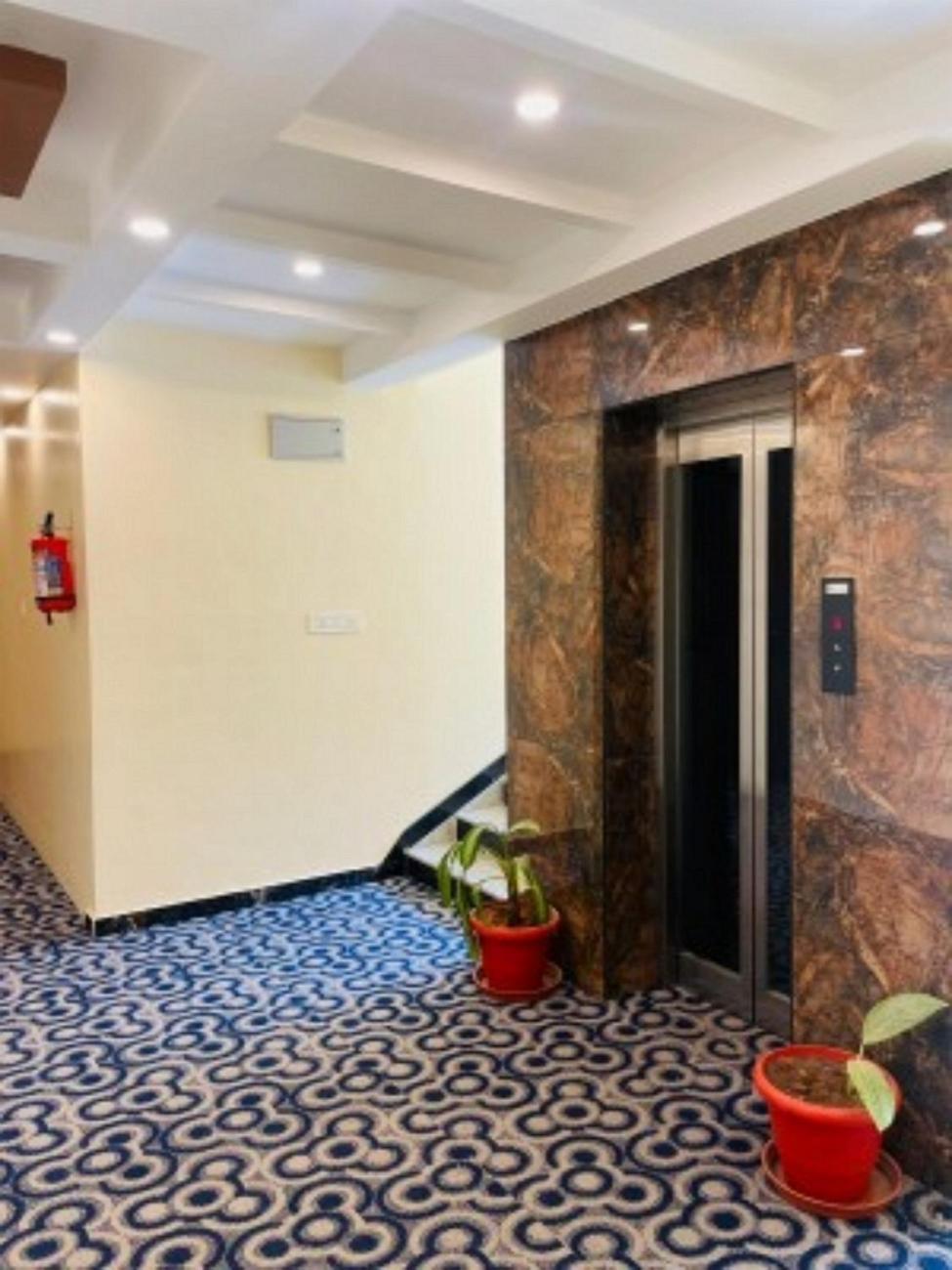 Vovo Hotels Yelahanka 外观 照片