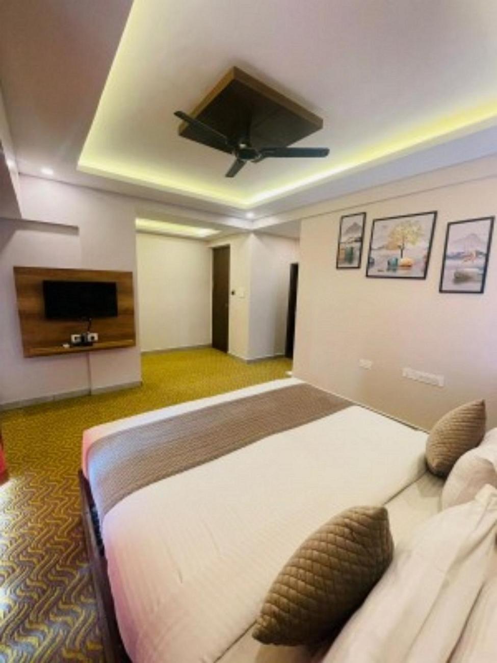 Vovo Hotels Yelahanka 外观 照片