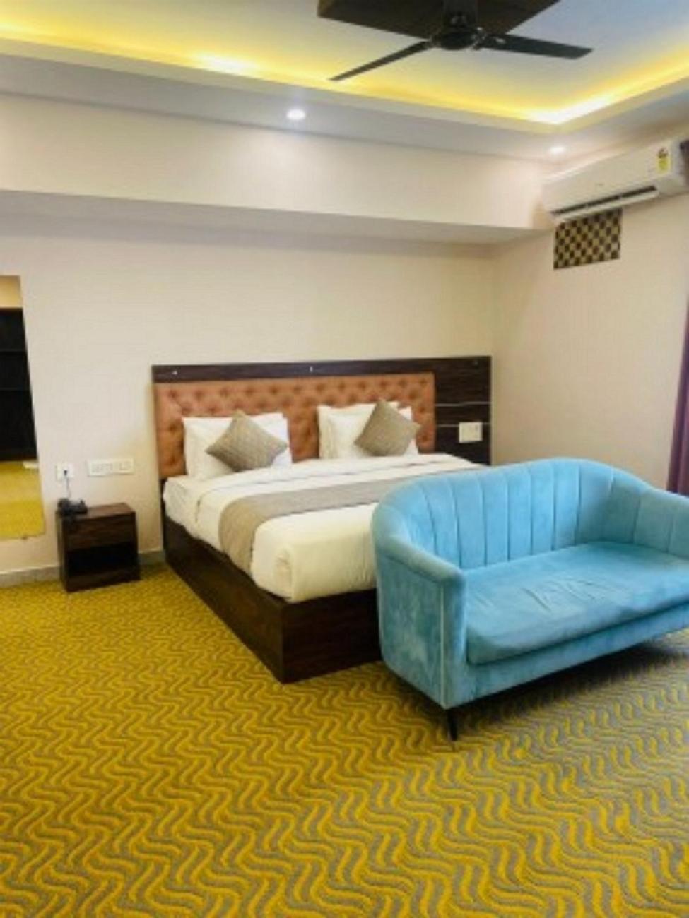Vovo Hotels Yelahanka 外观 照片